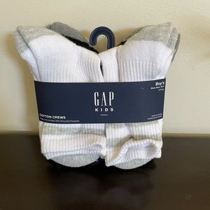 GAP KIDS Cotton Crews Socks 6 Pairs White Grey and Black -NWT